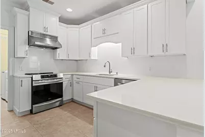 1 Gloucester Road #O2, Hilton Head Island, SC 29928 - Photo 3