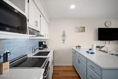 40 Folly Field Road #205b, Hilton Head, SC 29928 - Photo 9