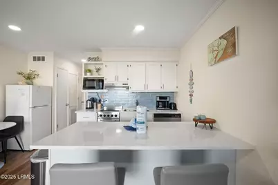 40 Folly Field Road #205b, Hilton Head Island, SC 29928 - Photo 3