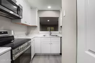 96 Mathews Dr, Hilton Head Island, SC 29926 - Photo 17