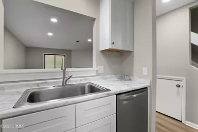 96 Mathews Drive #186, Hilton Head Island, SC 29926 - Photo 19