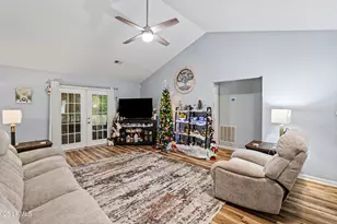 8 Ardmore Ave, Beaufort, SC 29907 - Photo 3