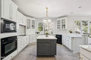 210 Old Plantation Dr W, Beaufort, SC 29907 - Photo 17