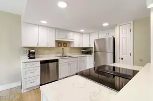 125 Shipyard Dr, Hilton Head Island, SC 29928 - Photo 7