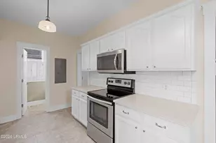 2668 Broad St, Beaufort, SC 29902 - Photo 9