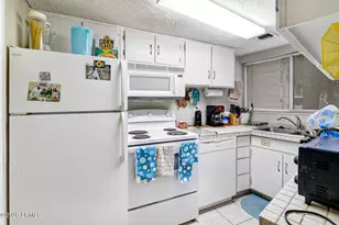 42 S Forest Beach Dr, Hilton Head, SC 29928 - Photo 11