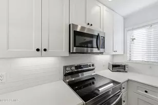 663 William Hilton Pkwy, Hilton Head Island, SC 29928 - Photo 11