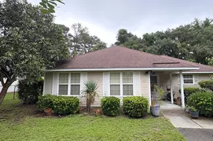 64 Shamrock Cir, Hilton Head, SC 29926 - Photo 1