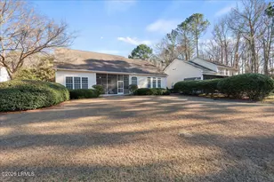 122 Island W Dr, Bluffton, SC 29910 - Photo 25