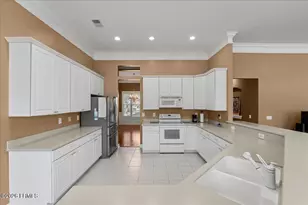 122 Island W Dr, Bluffton, SC 29910 - Photo 13