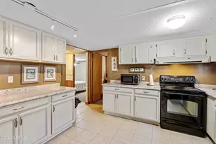 976 Sams Point Rd, Beaufort, SC 29907 - Photo 9