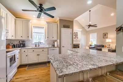 35 Lakeview Lane, Harbor Island, SC 29920 - Photo 13