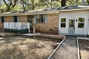 1610 Columbia Dr, Beaufort, SC 29906 - Photo 3