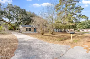 5618 Frederick Dr, Beaufort, SC 29906 - Photo 3