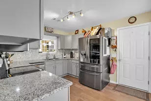 27 Pelican Cir, Beaufort, SC 29906 - Photo 13