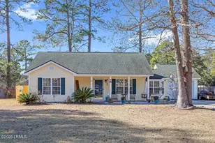 27 Pelican Cir, Beaufort, SC 29906 - Photo 1