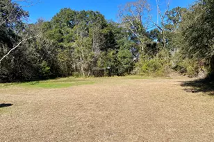 22 Pine Grove Rd, Beaufort, SC 29906 - Photo 3