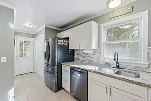 8 Meridith Ln, Beaufort, SC 29907 - Photo 13