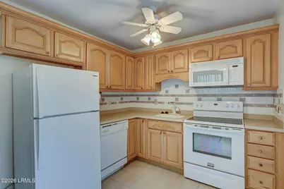 90 Gloucester Road #805, Hilton Head, SC 29928 - Photo 9