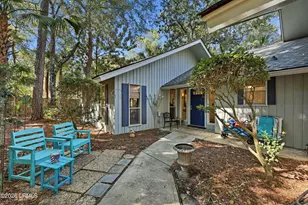 18 Sandpiper St, Hilton Head, SC 29928 - Photo 1