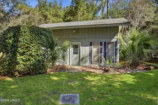 18 Sandpiper St, Hilton Head, SC 29928 - Photo 29
