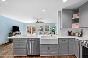 61 Mary Elizabeth Dr, Beaufort, SC 29907 - Photo 7