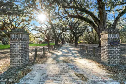 893 Grays Highway, Ridgeland, SC 29936 - Photo 1