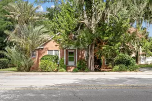 513 Ribaut Rd, Beaufort, SC 29902 - Photo 3