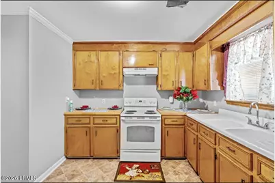 1076 Aiken Avenue S, Fairfax, SC 29827 - Photo 11