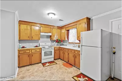 1076 Aiken Avenue S, Fairfax, SC 29827 - Photo 9