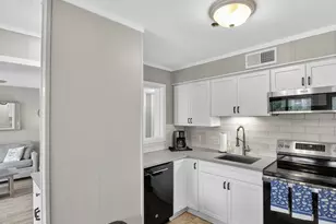 40 Folly Field Rd, Hilton Head, SC 29928 - Photo 9