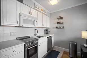 40 Folly Field Rd, Hilton Head, SC 29928 - Photo 11