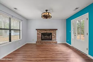 11 Wiggins Rd, Lady's Island, SC 29907 - Photo 9