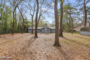 11 Wiggins Rd, Lady's Island, SC 29907 - Photo 25