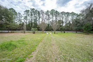 13 Sassafras Ln, Hilton Head Island, SC 29926 - Photo 3