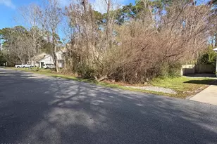 7 St James Cir, Beaufort, SC 29907 - Photo 1