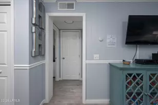 663 William Hilton Pkwy, Hilton Head Island, SC 29928 - Photo 7