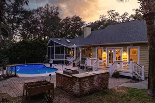 81 Dolphin Point Dr, Beaufort, SC 29907 - Photo 5