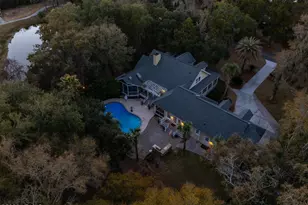 81 Dolphin Point Dr, Beaufort, SC 29907 - Photo 11