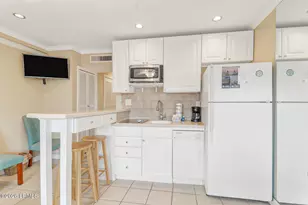 23 S Forest Beach Dr, Hilton Head Island, SC 29928 - Photo 13