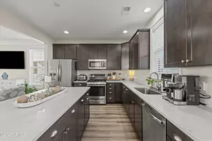 61 Hammock Oaks Cir, Hilton Head Island, SC 29926 - Photo 15