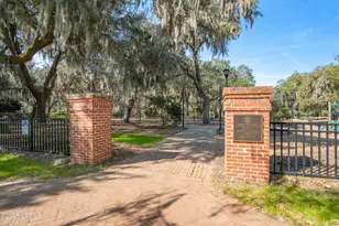 2002 Roper St, Beaufort, SC 29902 - Photo 47