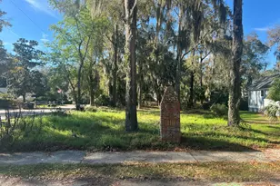 4 Albert St, Beaufort, SC 29902 - Photo 1