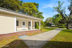 1404 Laudonniere St, Beaufort, SC 29902 - Photo 5