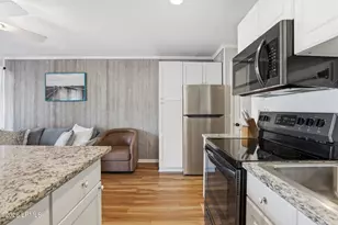 40 Folly Field Rd, Hilton Head, SC 29928 - Photo 3