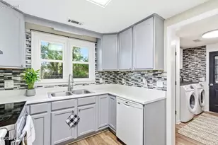 54 Brickyard Point Rd S, Beaufort, SC 29907 - Photo 17