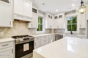 10 Oldfield Village Rd, Bluffton, SC 29909 - Photo 19