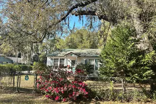 1113 Lafayette St, Beaufort, SC 29902 - Photo 3
