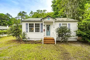 1113 Lafayette St, Beaufort, SC 29902 - Photo 1