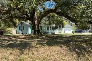 6045 Vaux Rd, Beaufort, SC 29906 - Photo 3